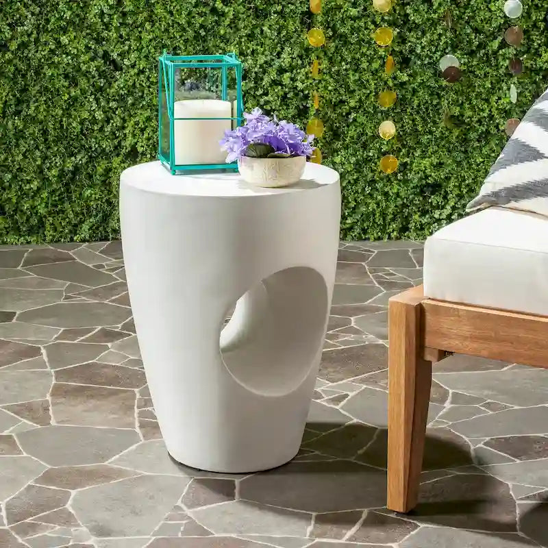 Sculptural Concrete Accent Side Table – Indoor & Outdoor