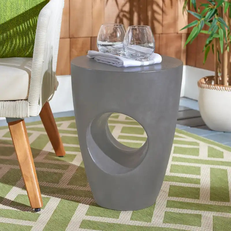 Sculptural Concrete Accent Side Table – Indoor & Outdoor