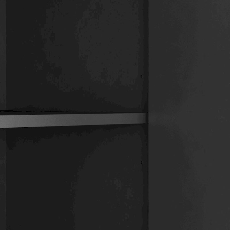 Modernes Sideboard mit Rillenoptik, verstellbaren Einlegeböden und Metallgriffen