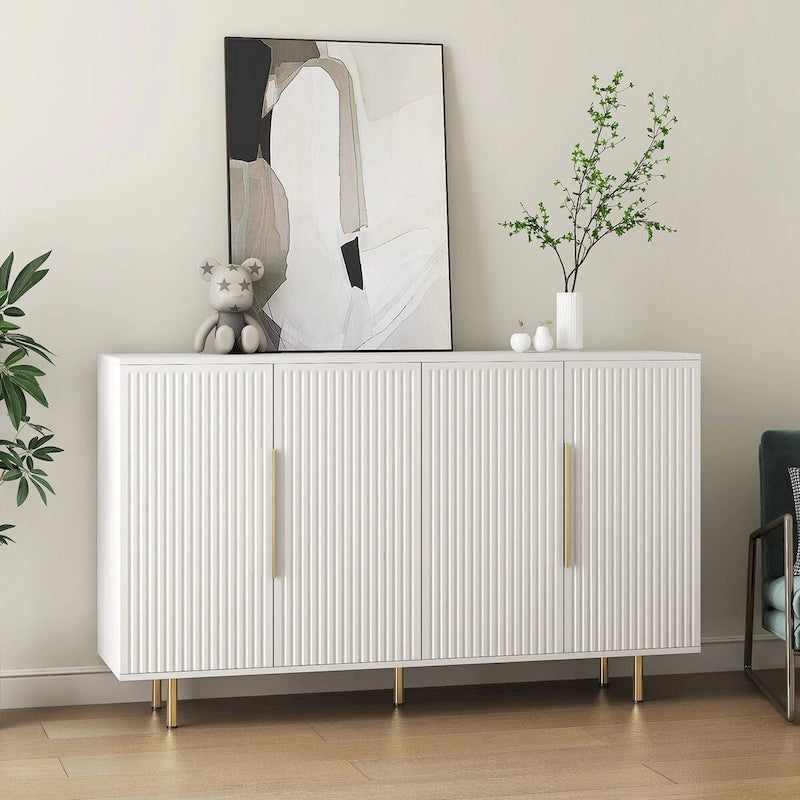 Modernes Sideboard mit Rillenoptik, verstellbaren Einlegeböden und Metallgriffen